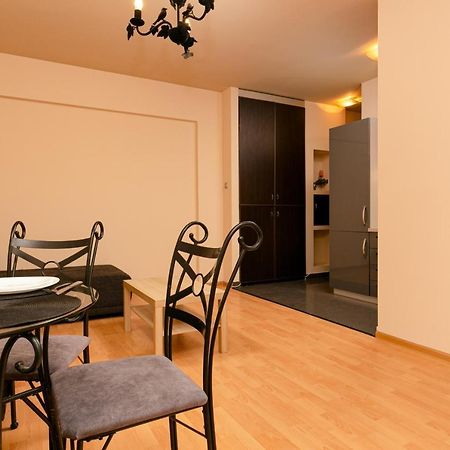 Wola Apartment With Balcony & Close To Metro By Noclegi Renters 바르샤바 외부 사진