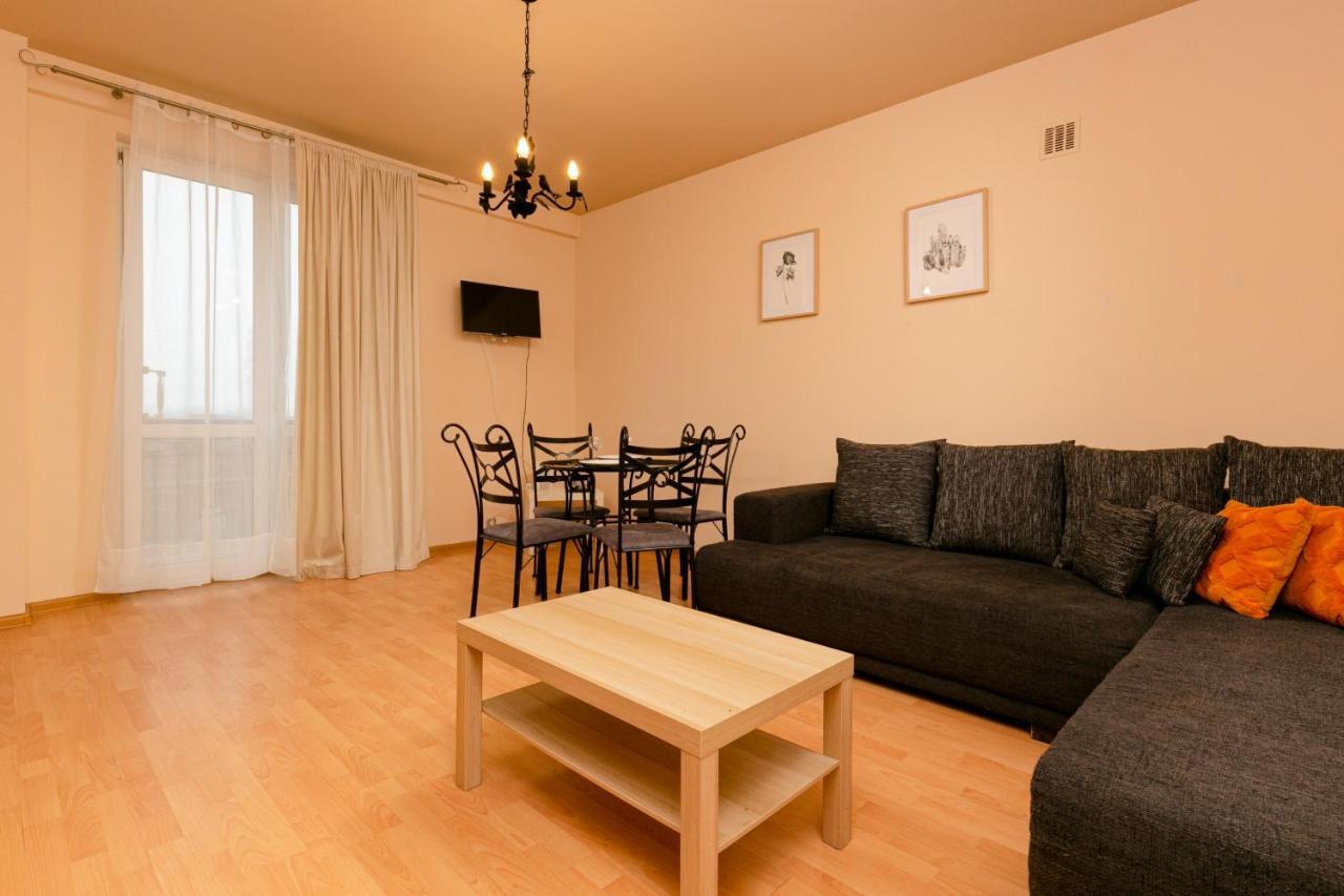 Wola Apartment With Balcony & Close To Metro By Noclegi Renters 바르샤바 외부 사진